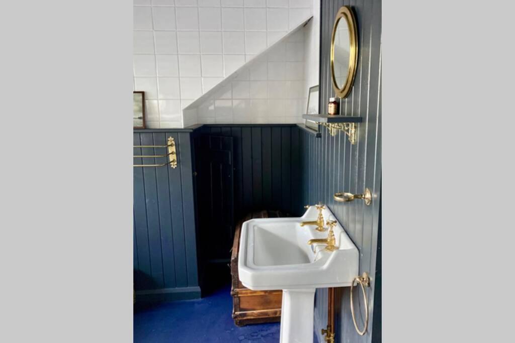 Martin Mill 17Th Century Boutique Getaway In The Countryside 아파트 외부 사진