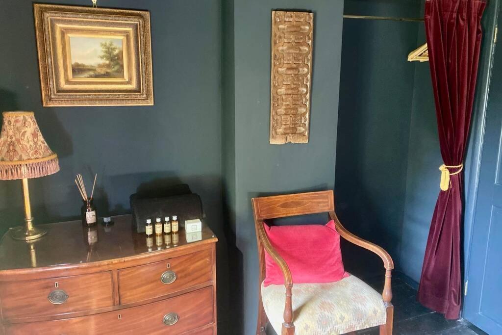 Martin Mill 17Th Century Boutique Getaway In The Countryside 아파트 외부 사진
